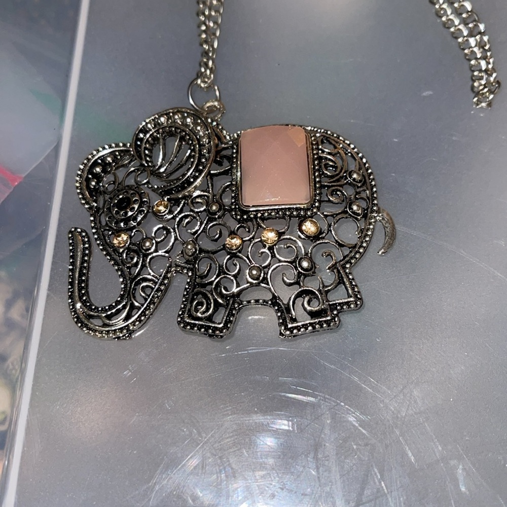 VINTAGE silvertone elephant necklace with pink and  purple stones